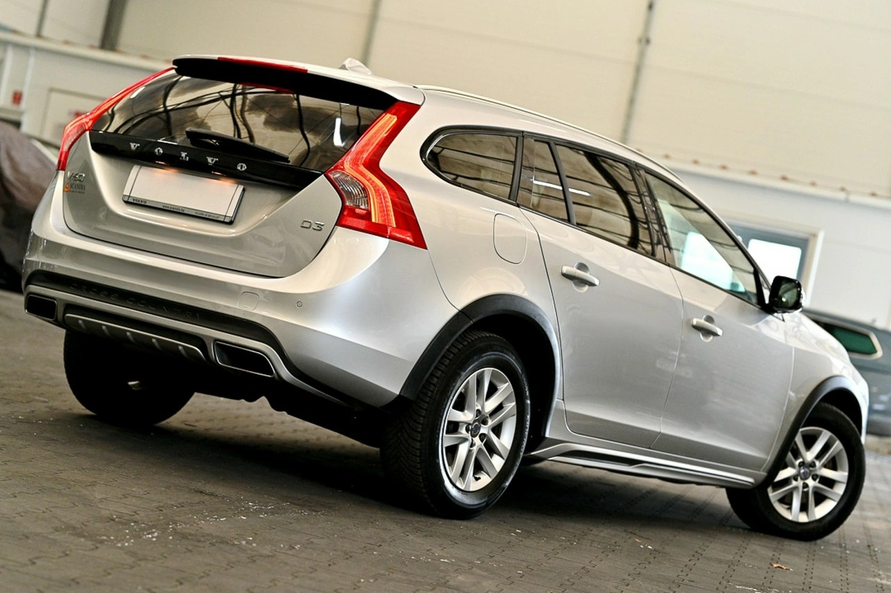 Volvo V60 Cross Country - Zdjęcie 1