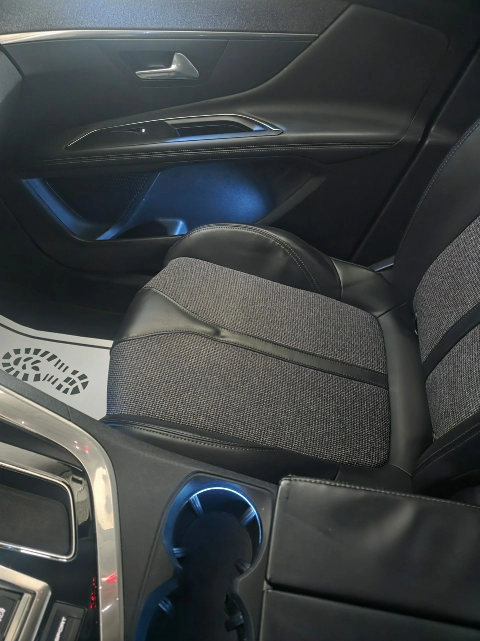 Peugeot 3008 - Zdjęcie 29