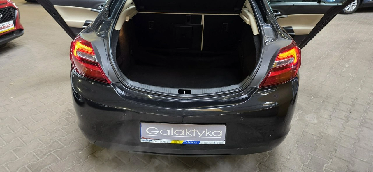 Opel Insignia - Zdjęcie 9