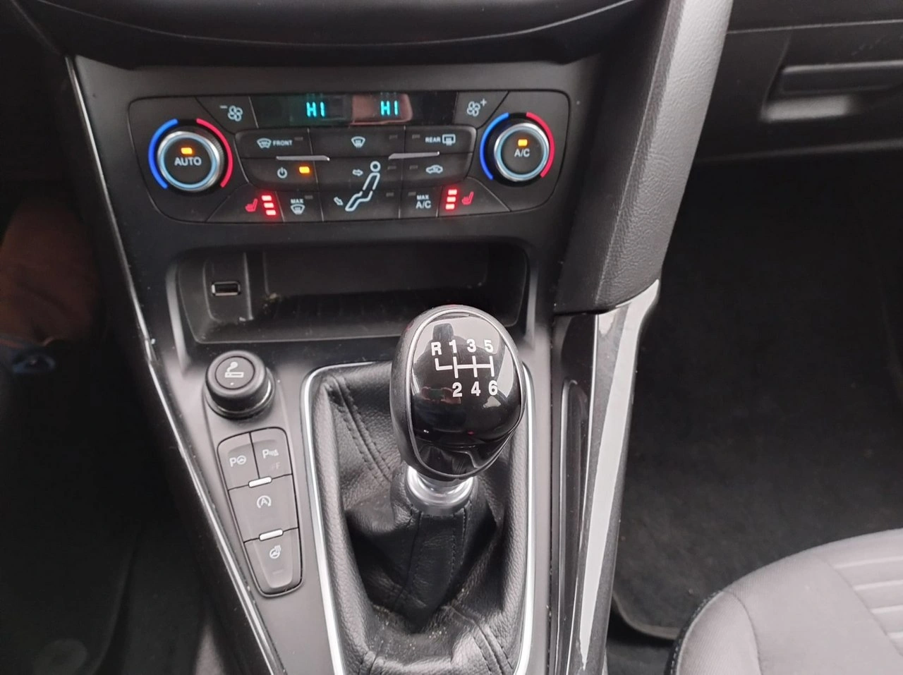 Ford Focus - Zdjęcie 16