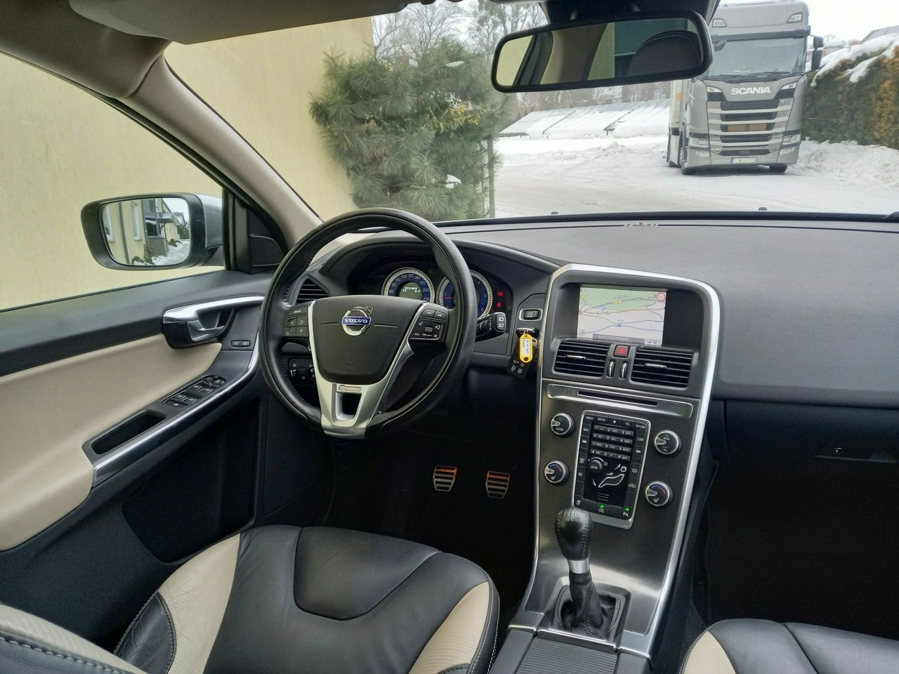 Volvo XC 60 - Zdjęcie 25