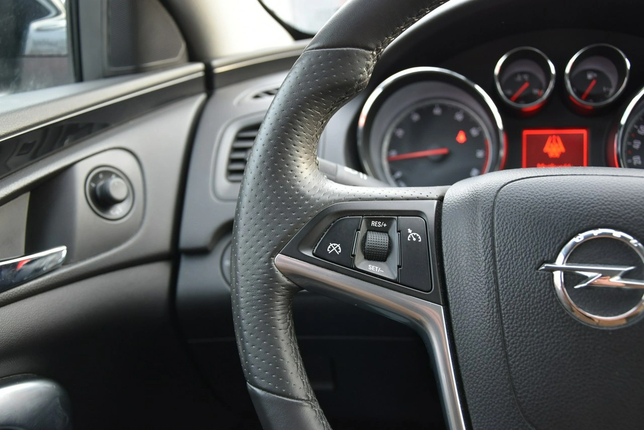 Opel Insignia - Zdjęcie 18