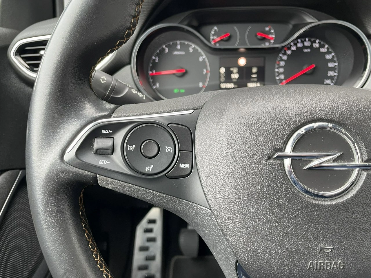 Opel Crossland X - Zdjęcie 14