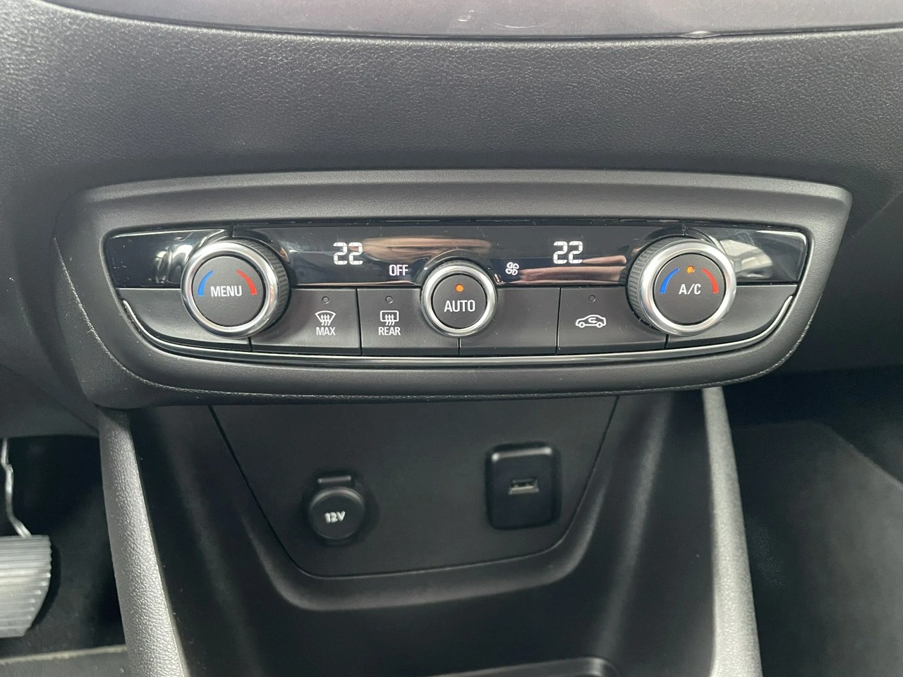 Opel Crossland X - Zdjęcie 24