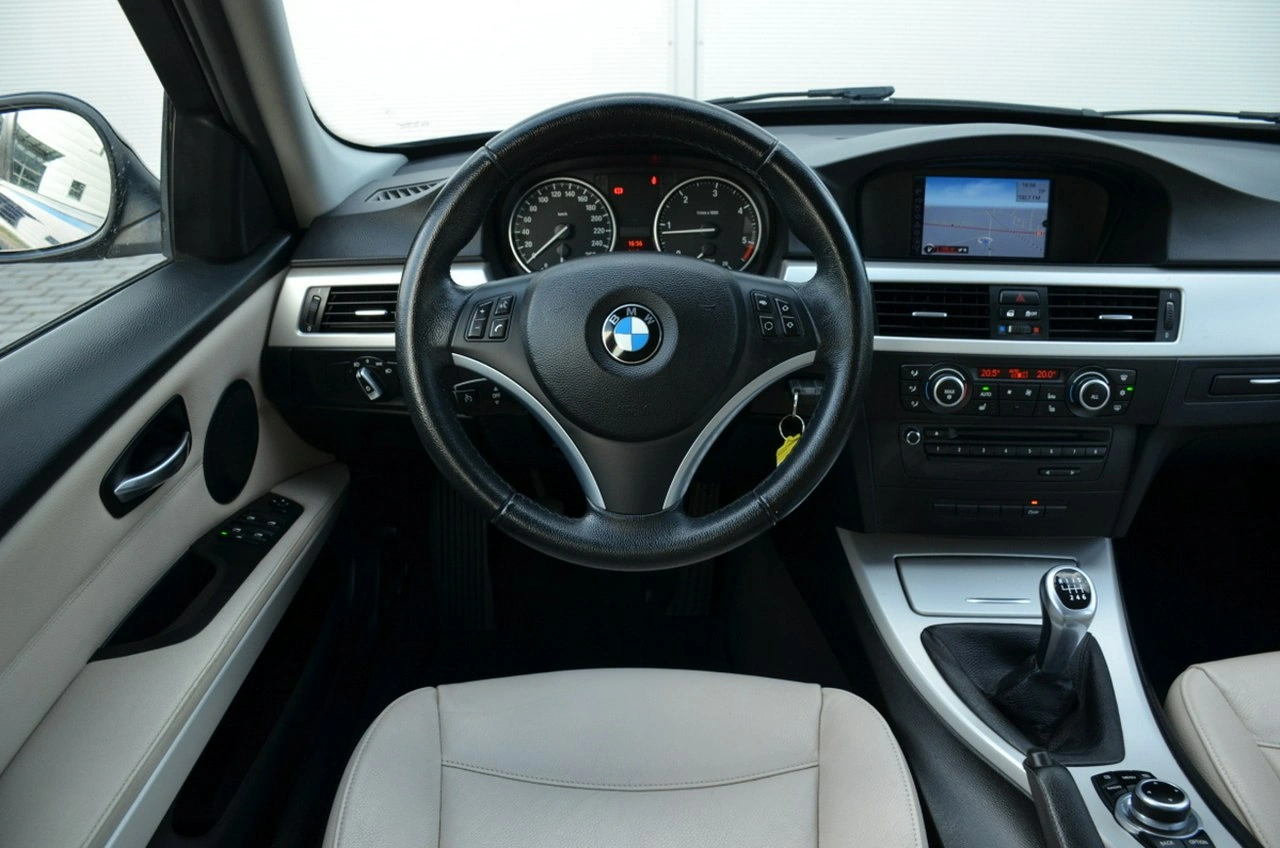 BMW 320 - Zdjęcie 30