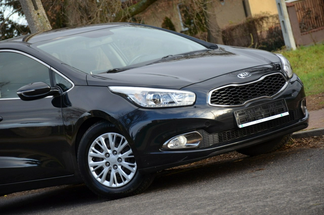 Kia Ceed - Zdjęcie 16