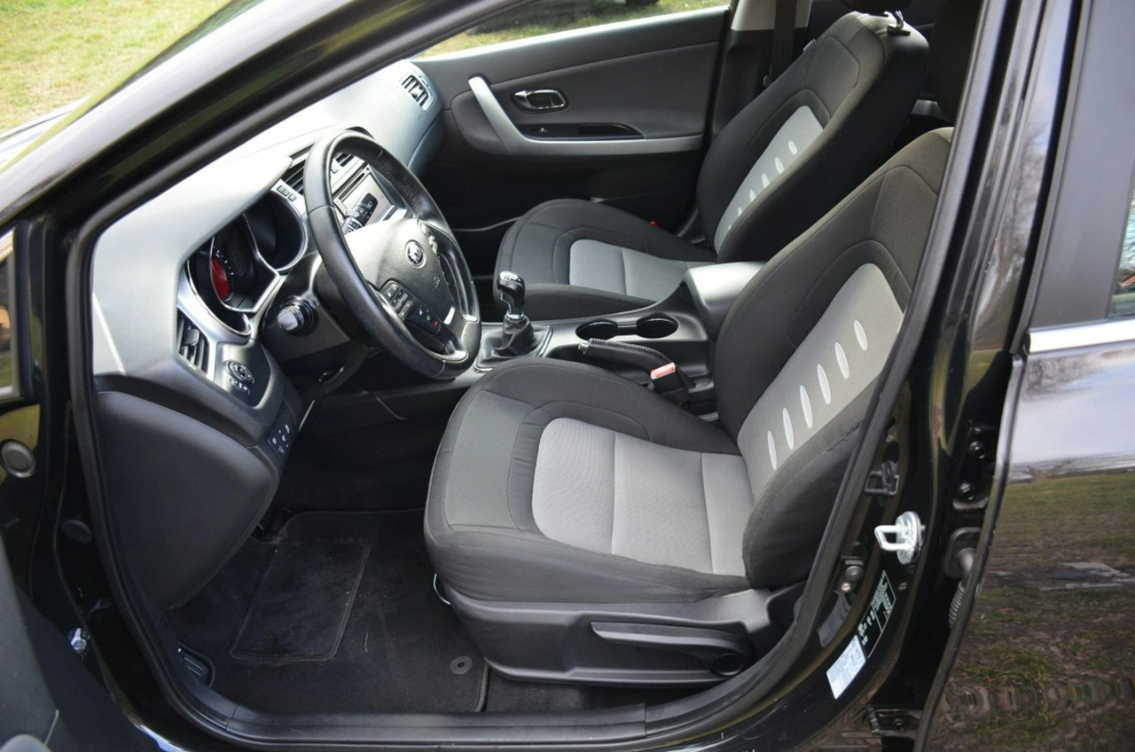 Kia Ceed - Zdjęcie 17