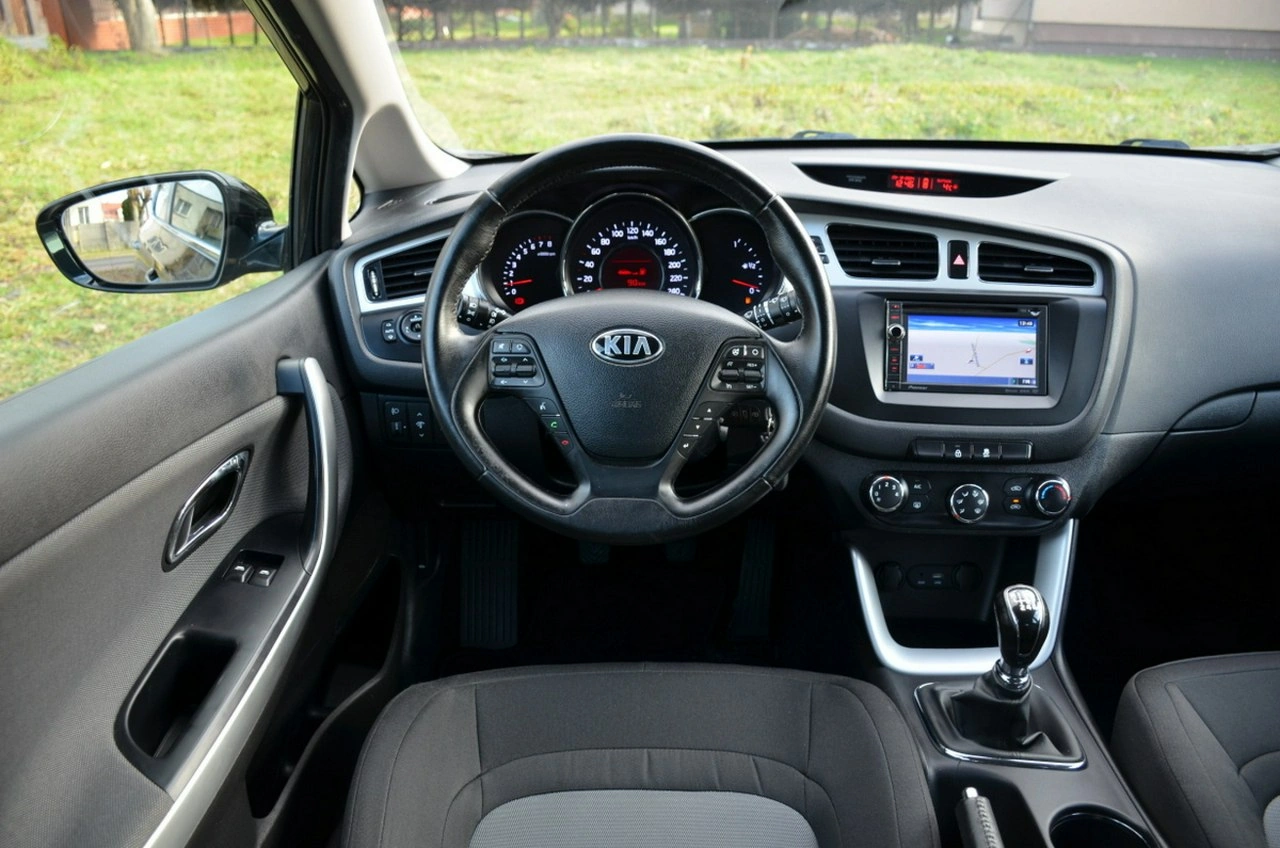Kia Ceed - Zdjęcie 22