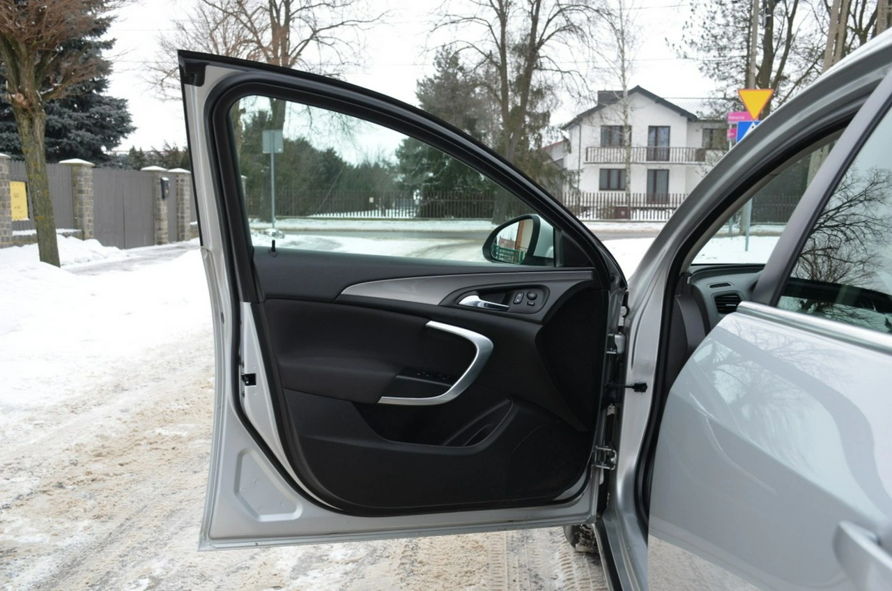 Opel Insignia - Zdjęcie 19