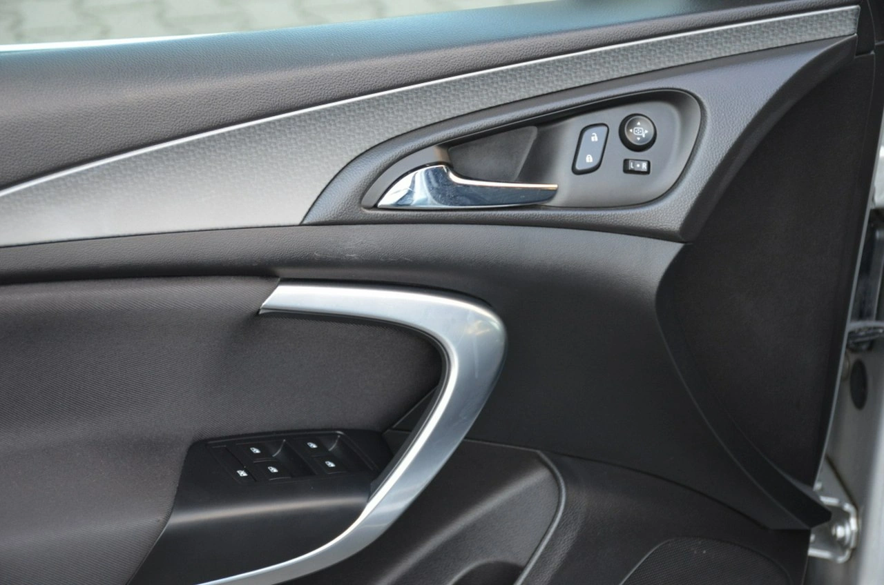 Opel Insignia - Zdjęcie 20