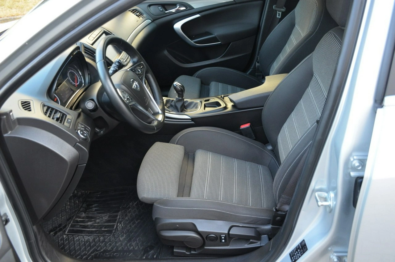 Opel Insignia - Zdjęcie 21