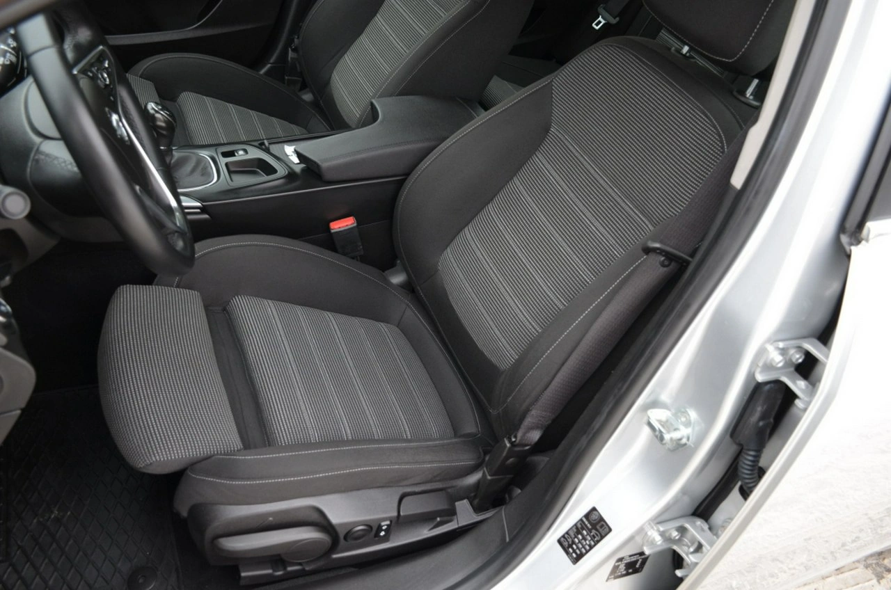 Opel Insignia - Zdjęcie 23