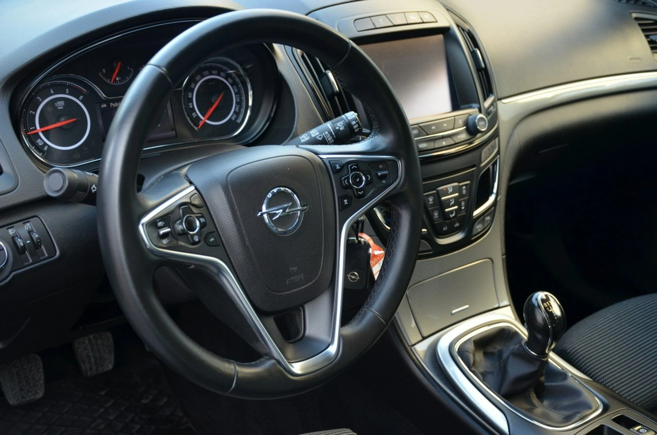 Opel Insignia - Zdjęcie 23