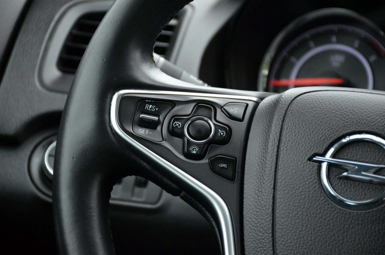 Opel Insignia - Zdjęcie 29