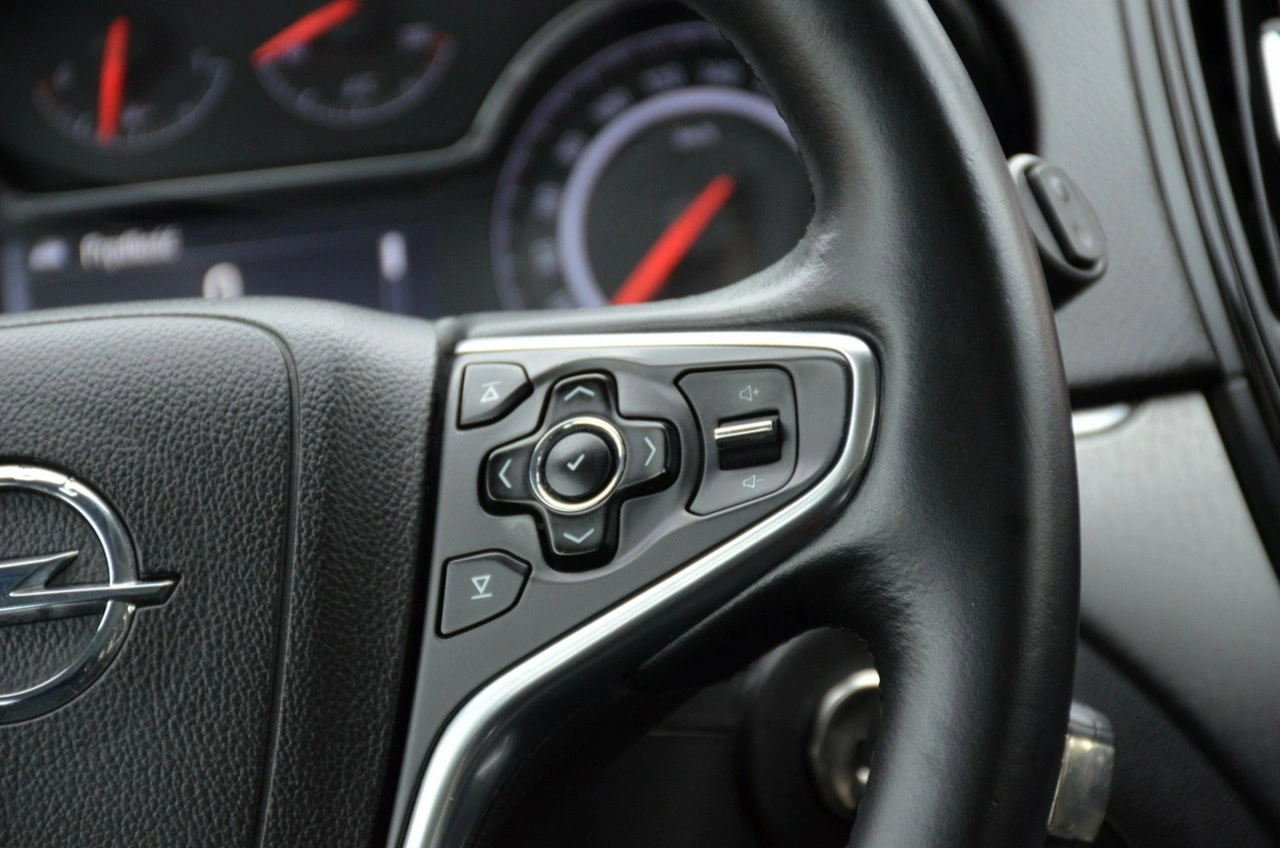 Opel Insignia - Zdjęcie 30