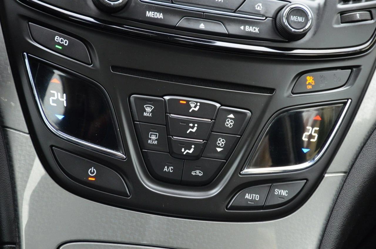 Opel Insignia - Zdjęcie 32