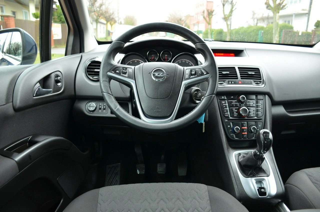 Opel Meriva - Zdjęcie 25