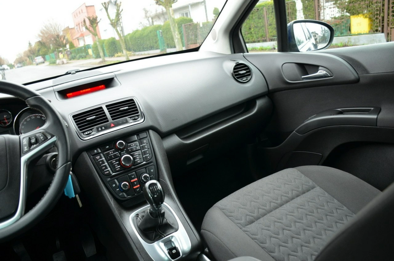 Opel Meriva - Zdjęcie 26