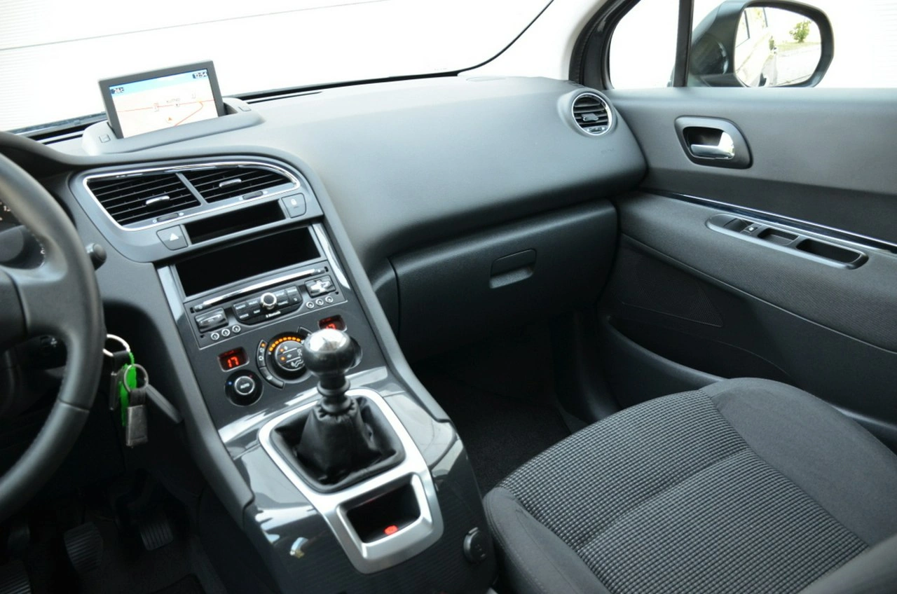 Peugeot 5008 - Zdjęcie 31