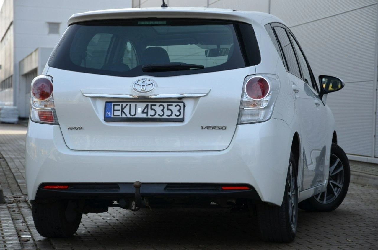 Toyota Verso - Zdjęcie 9