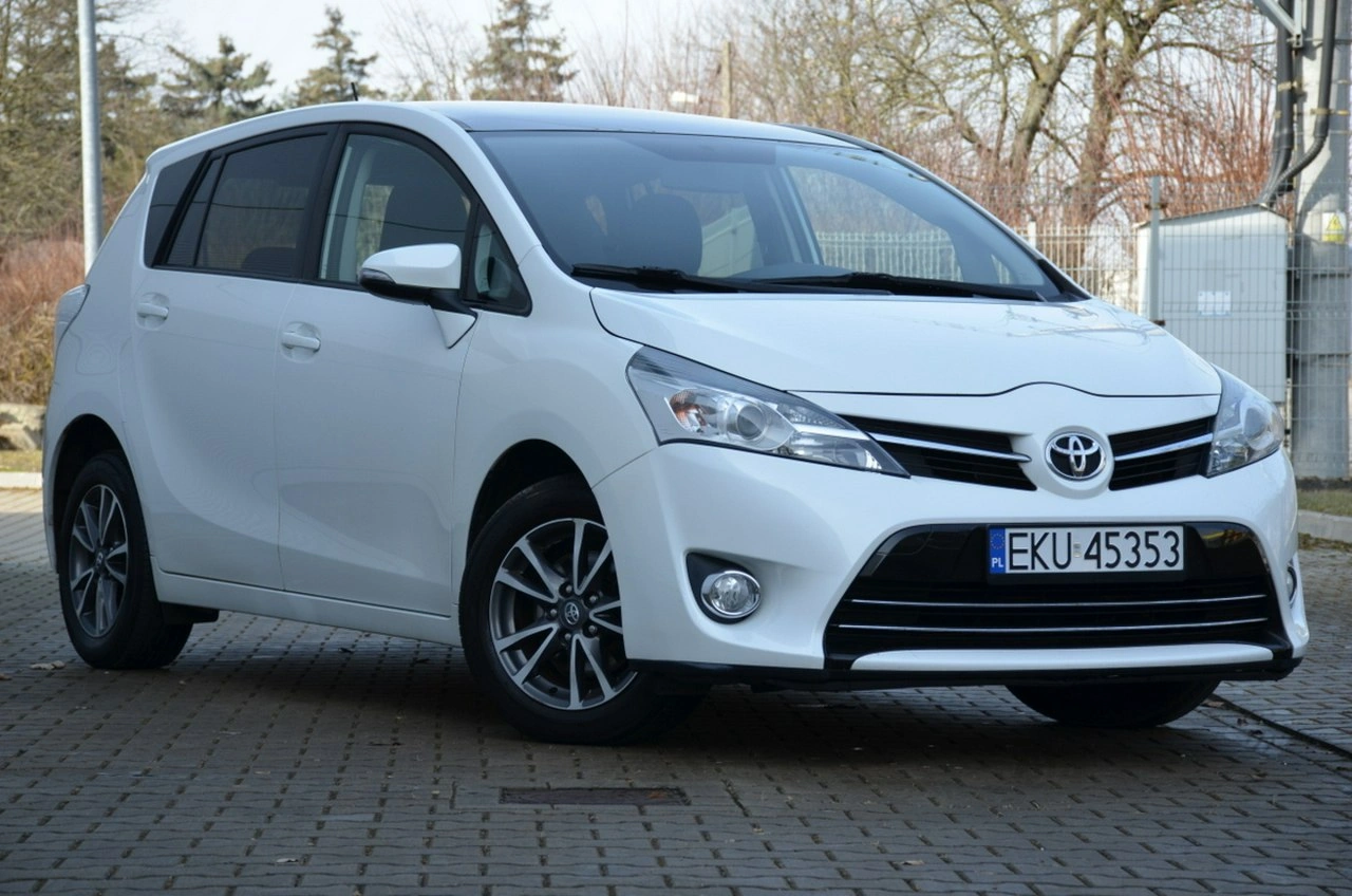Toyota Verso - Zdjęcie 14