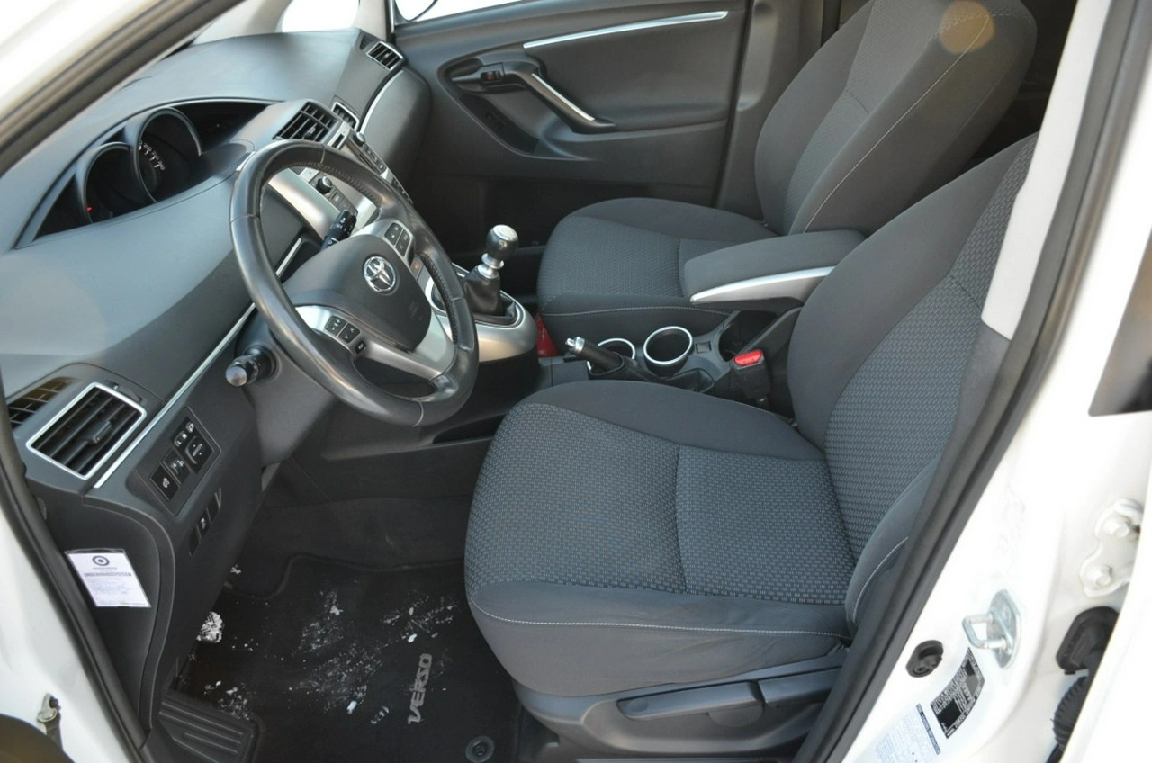 Toyota Verso - Zdjęcie 19
