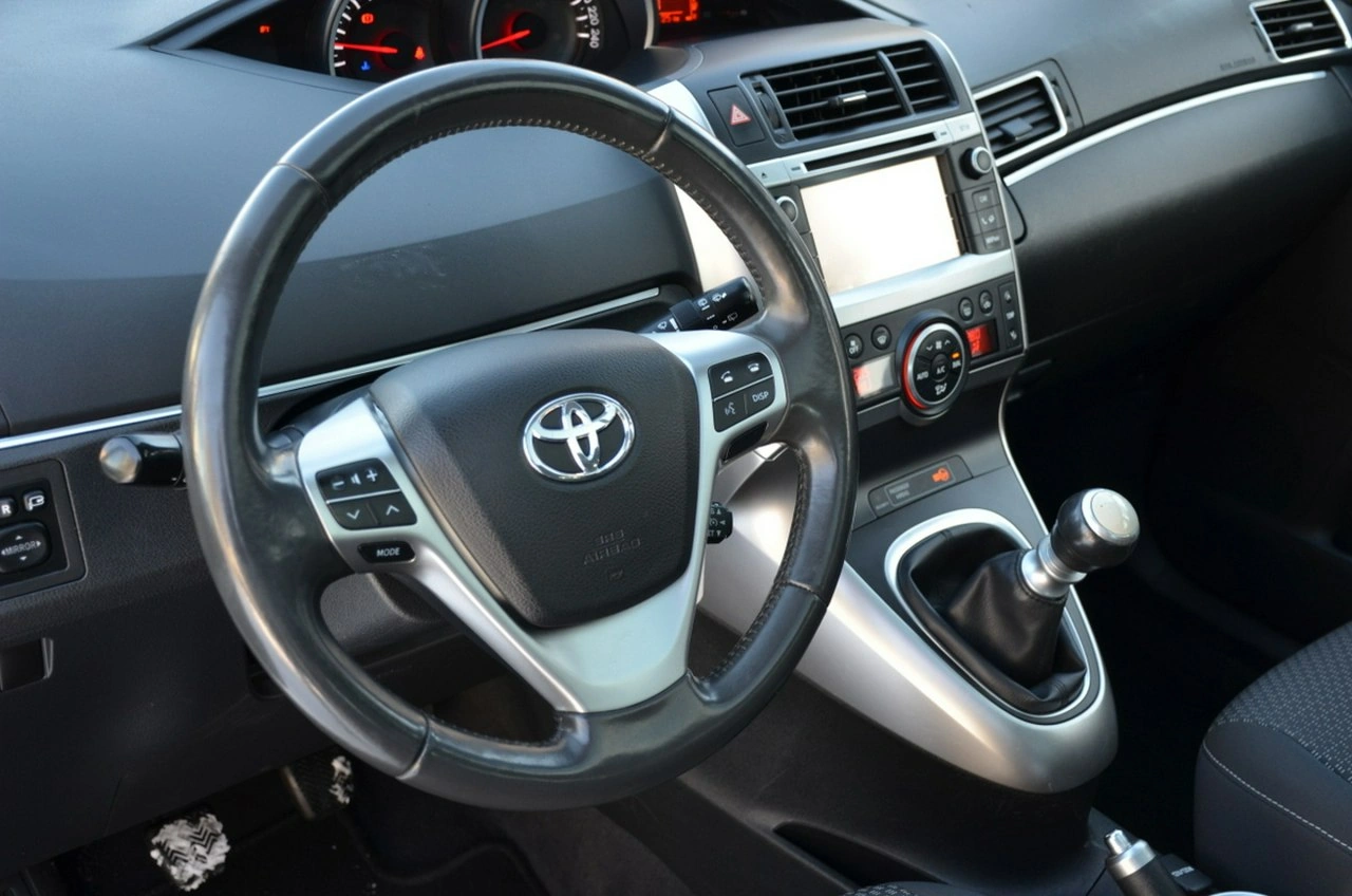 Toyota Verso - Zdjęcie 21