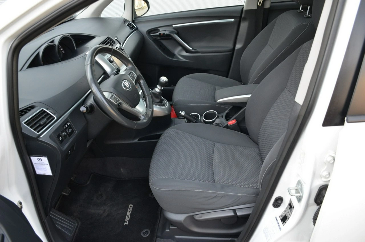 Toyota Verso - Zdjęcie 22