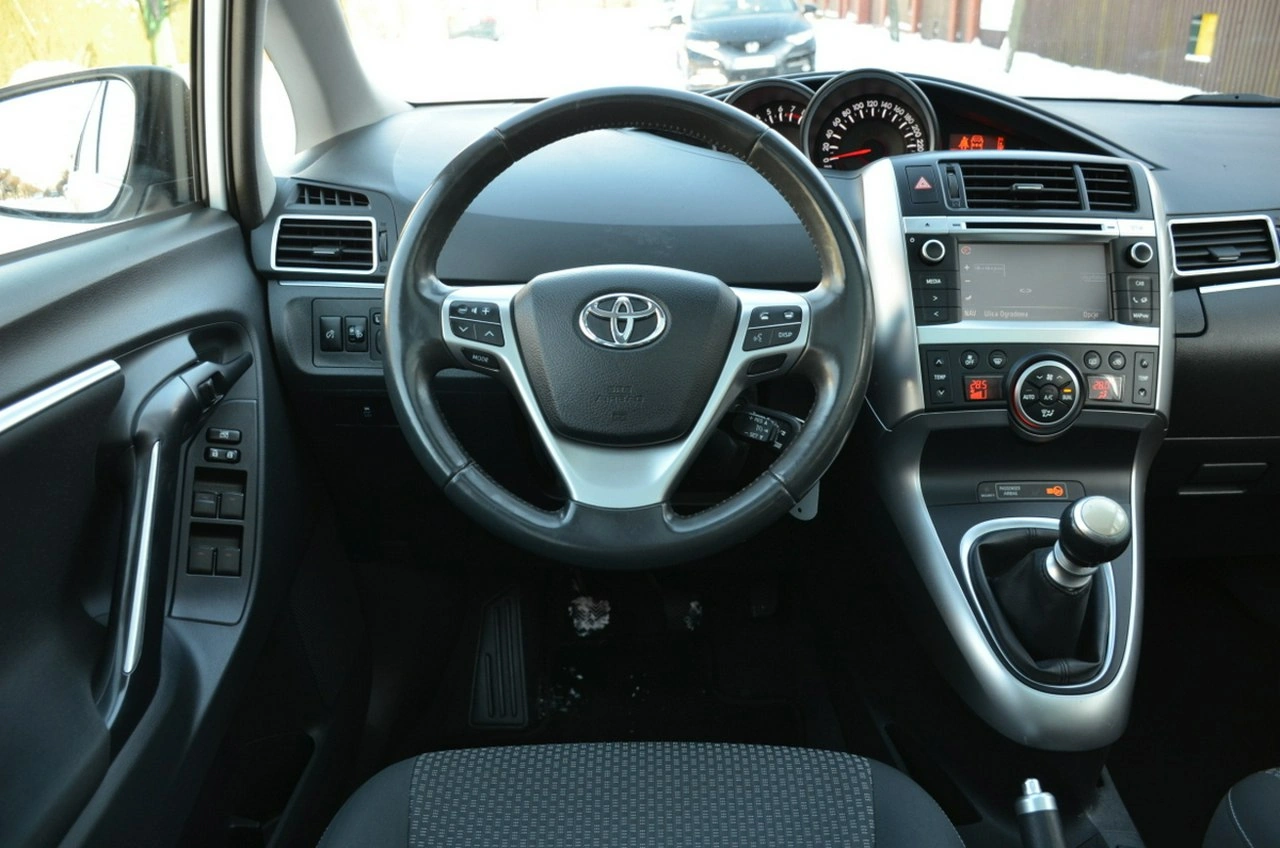 Toyota Verso - Zdjęcie 26