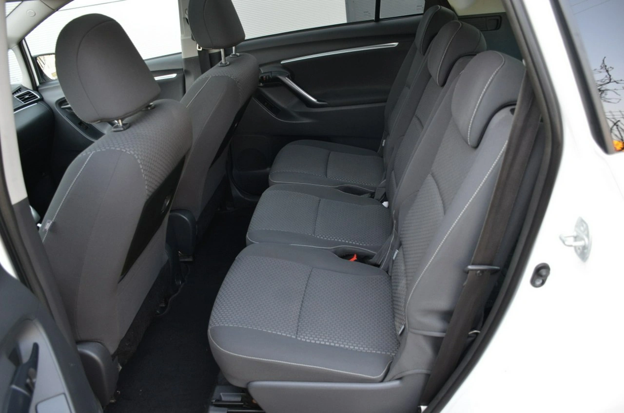 Toyota Verso - Zdjęcie 26