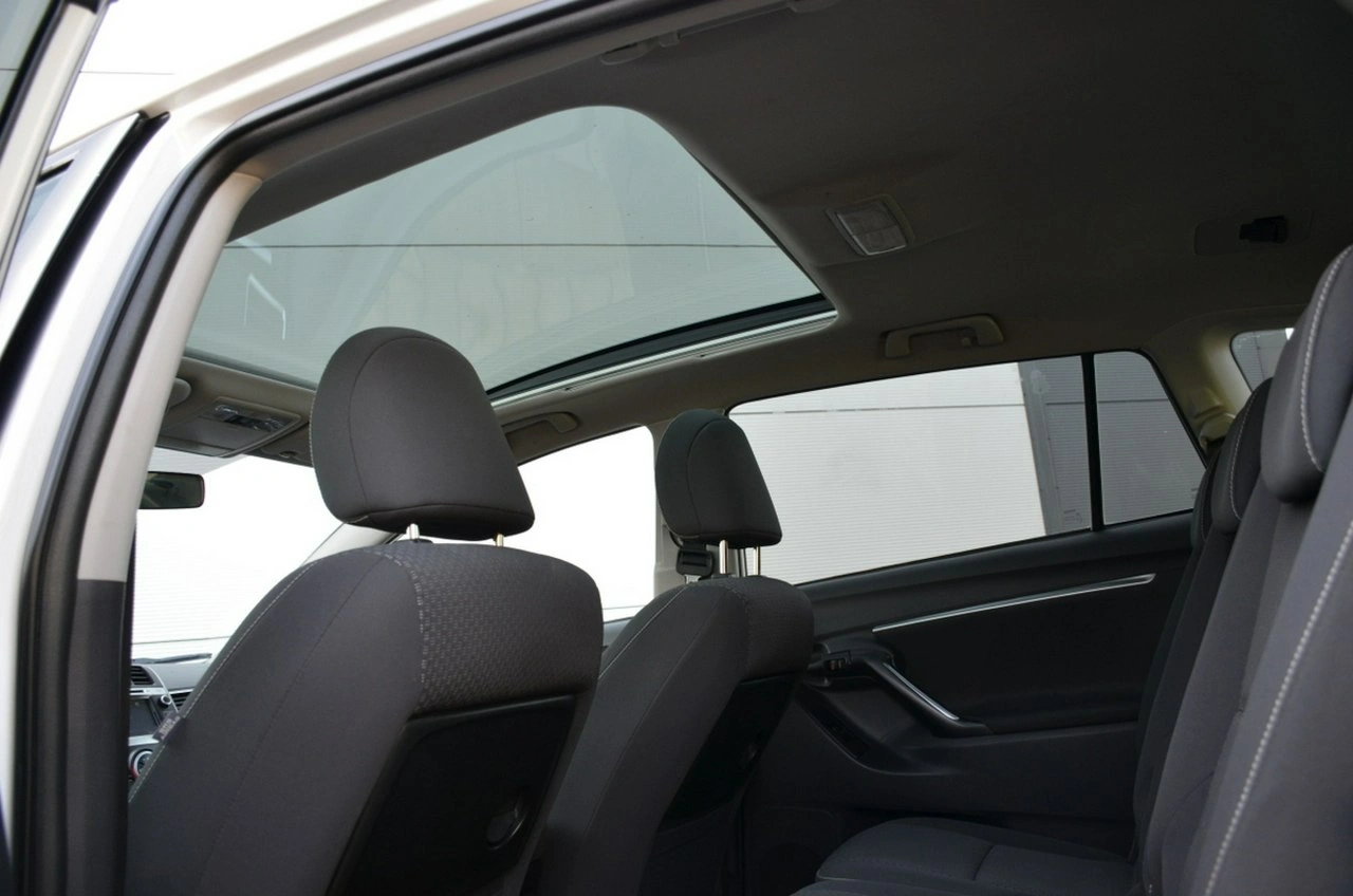 Toyota Verso - Zdjęcie 27