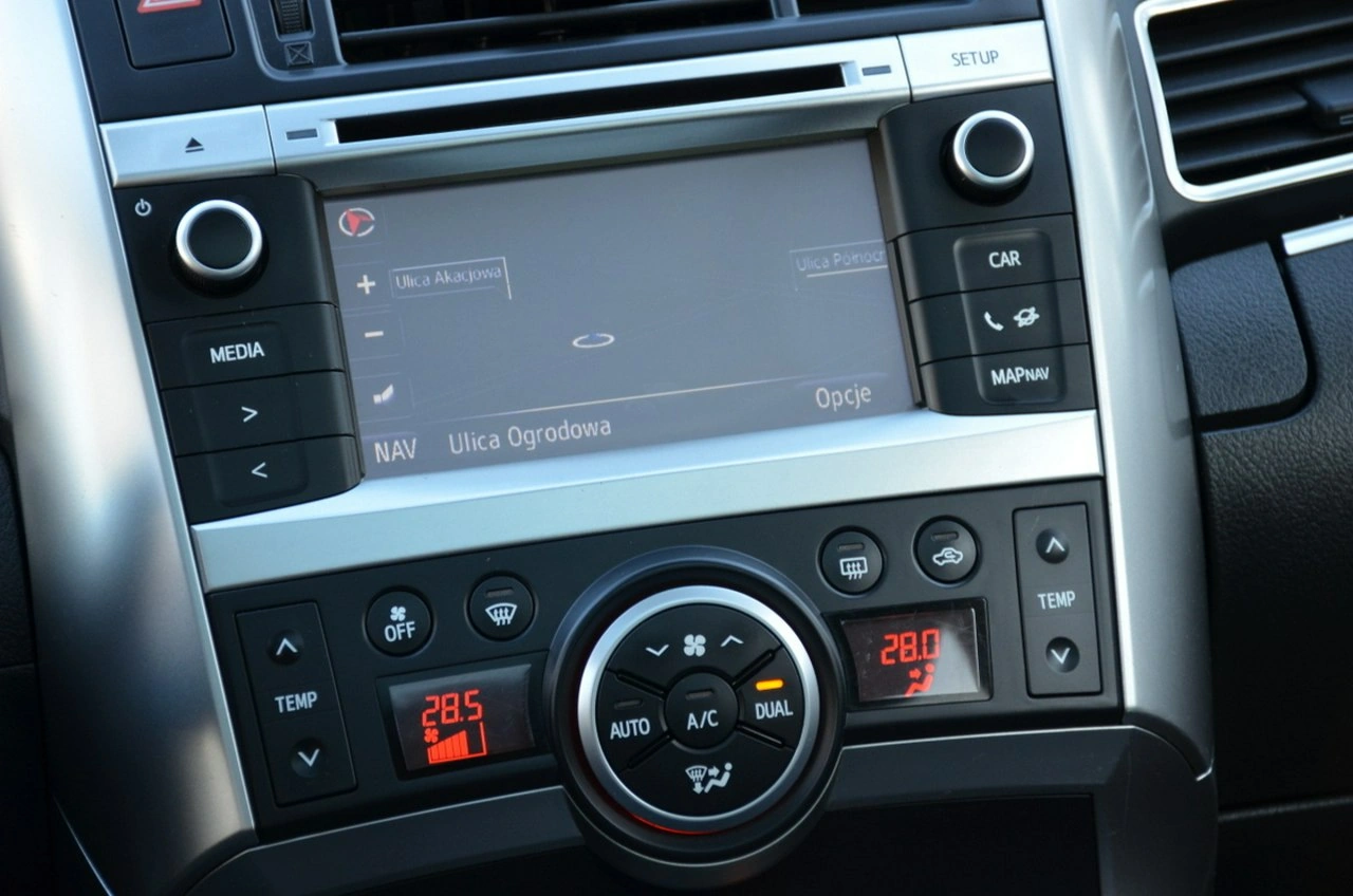 Toyota Verso - Zdjęcie 30