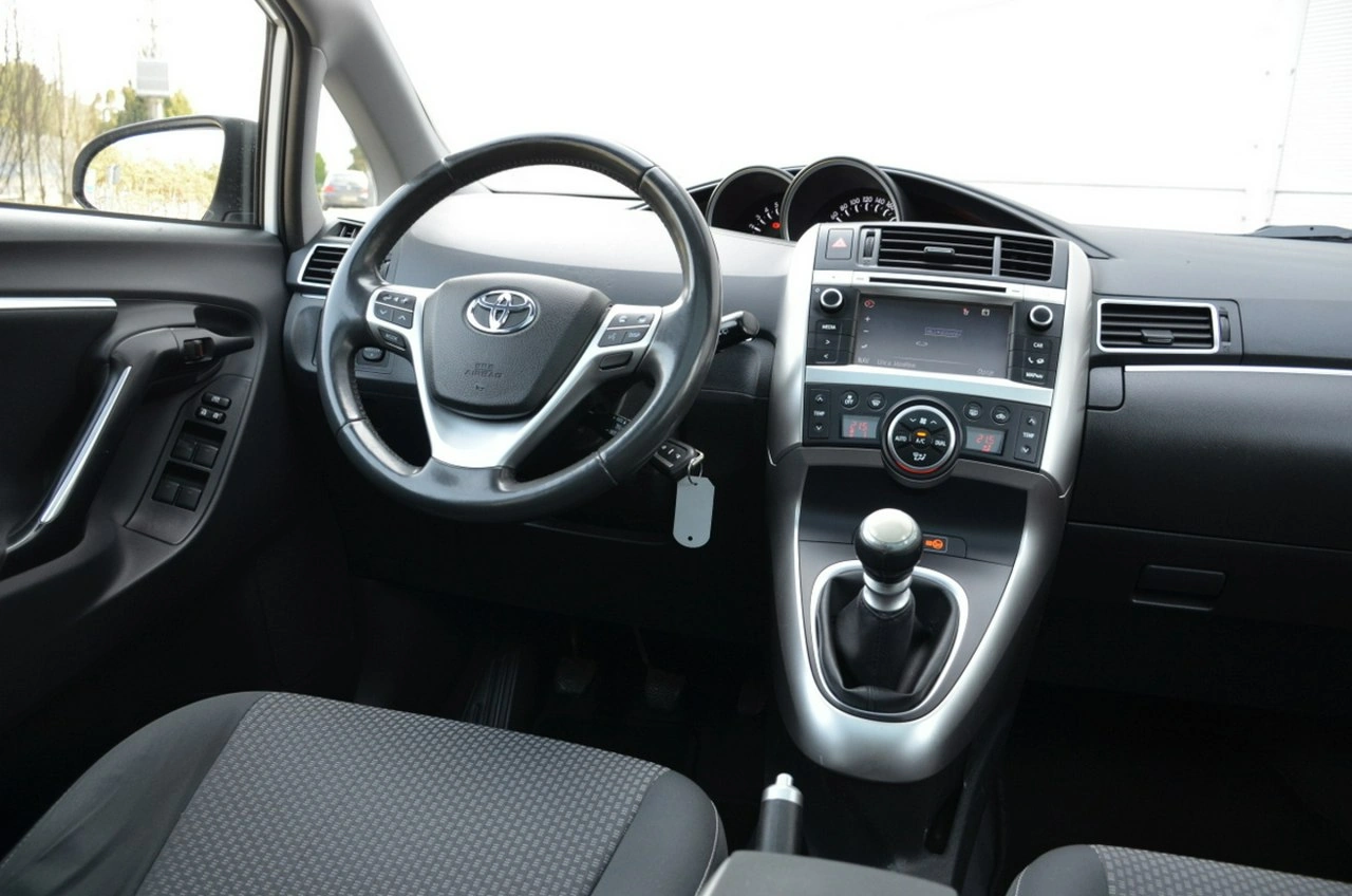 Toyota Verso - Zdjęcie 31