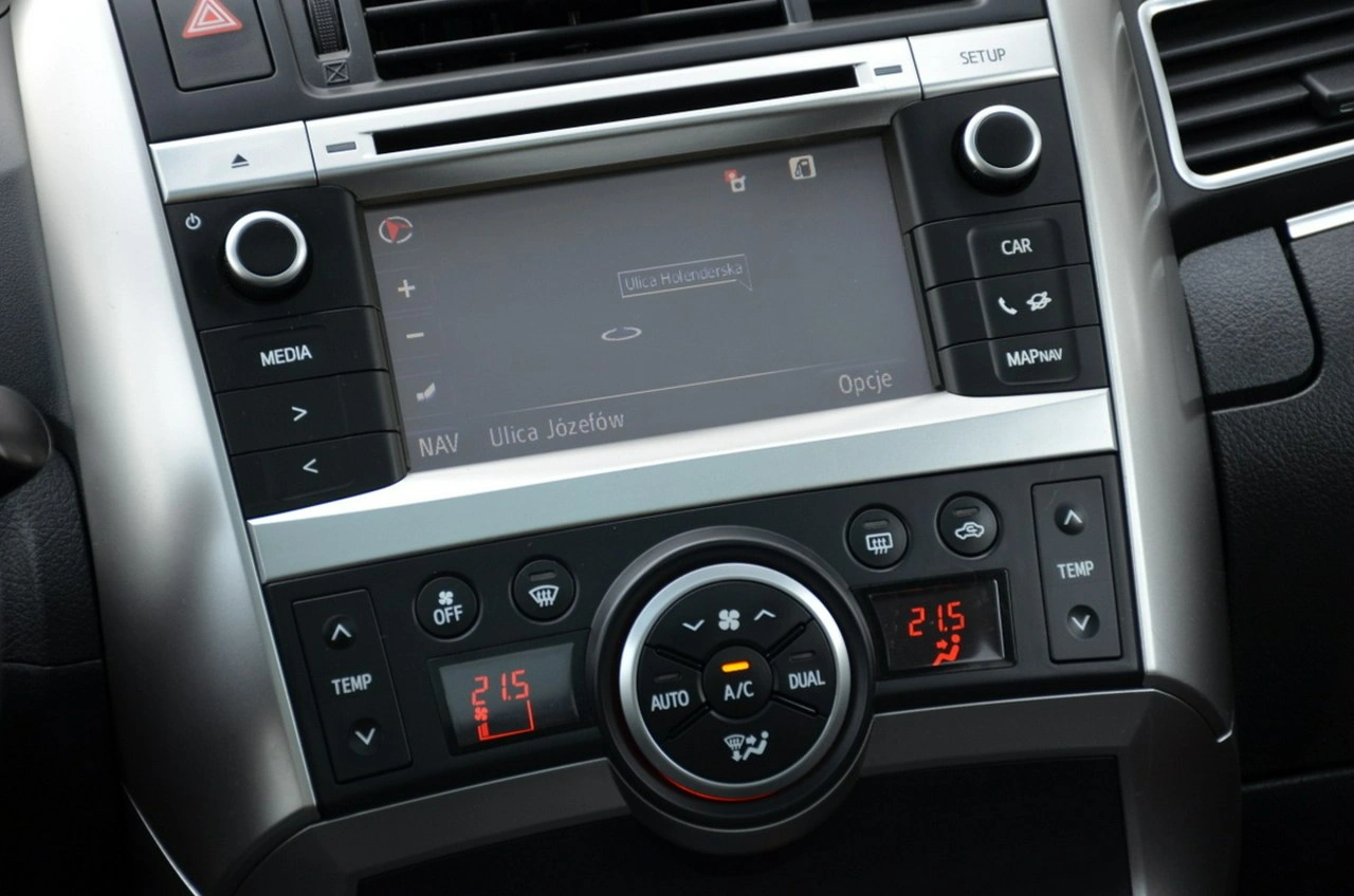 Toyota Verso - Zdjęcie 36