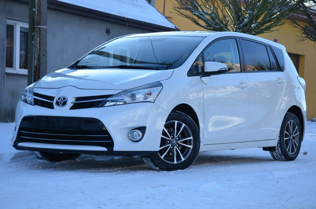 Toyota Verso - Zdjęcie 2