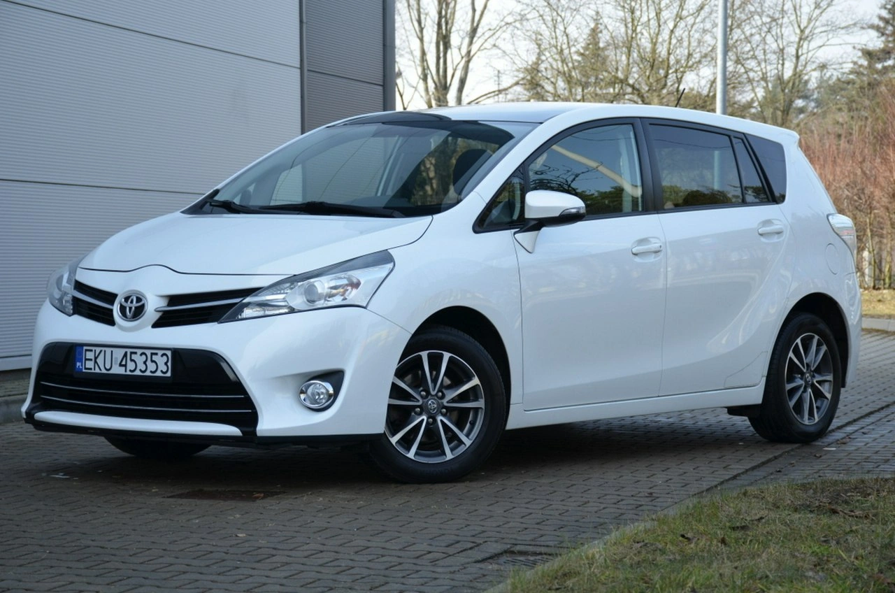Toyota Verso - Zdjęcie 2