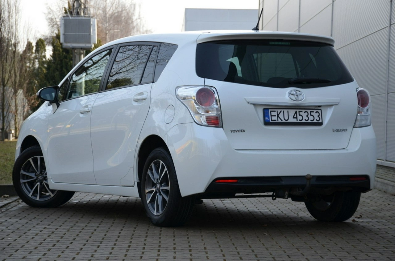 Toyota Verso - Zdjęcie 5