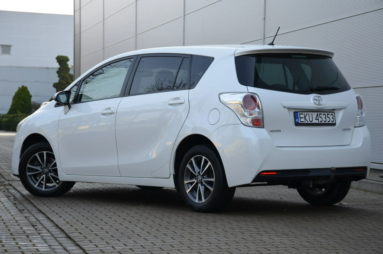 Toyota Verso - Zdjęcie 6