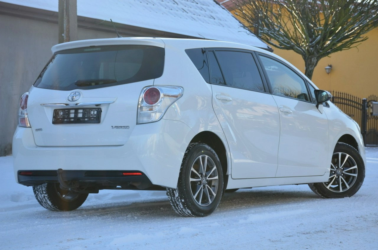 Toyota Verso - Zdjęcie 6