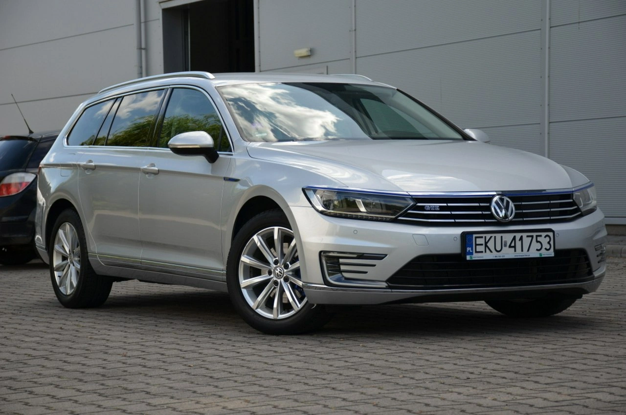 Volkswagen Passat - Zdjęcie 12