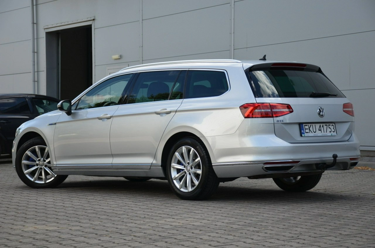Volkswagen Passat - Zdjęcie 17