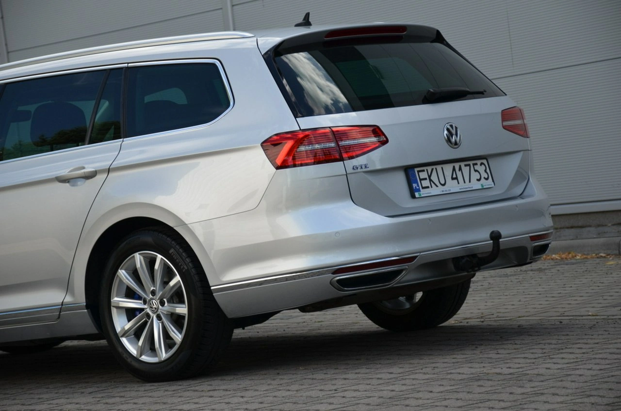 Volkswagen Passat - Zdjęcie 18