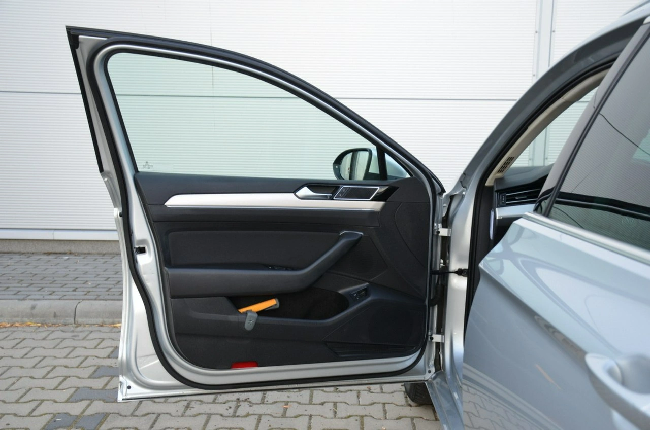 Volkswagen Passat - Zdjęcie 19