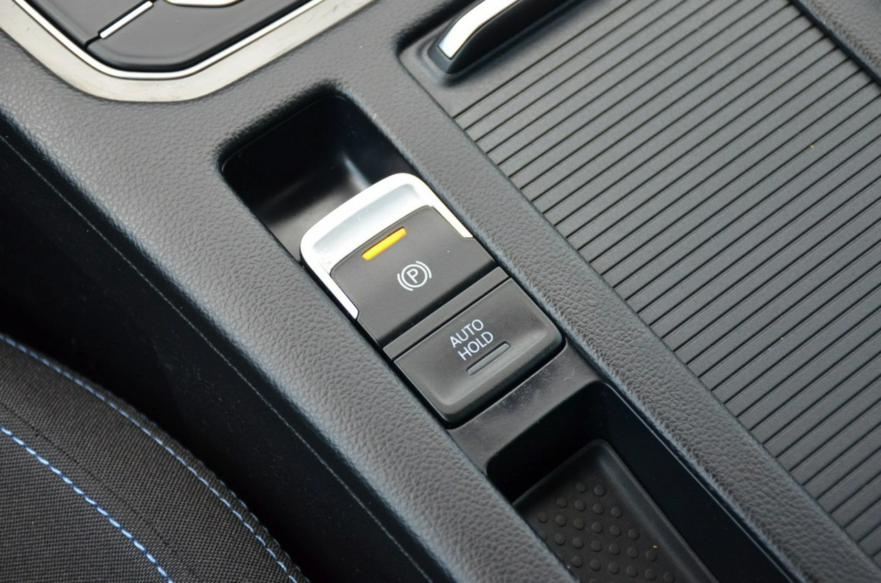 Volkswagen Passat - Zdjęcie 35