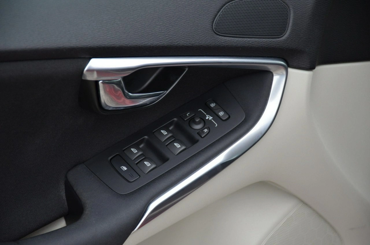 Volvo V40 - Zdjęcie 21