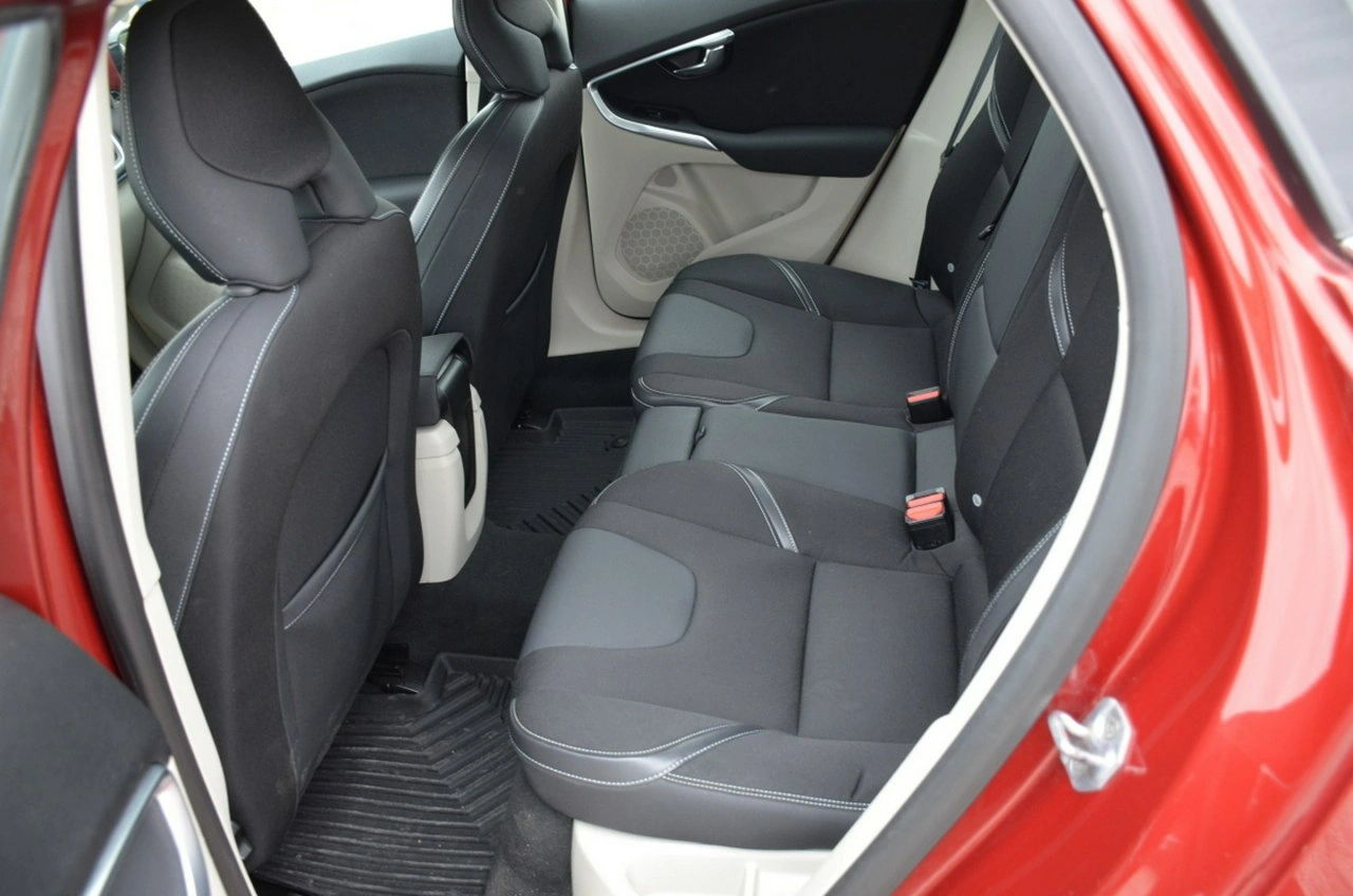 Volvo V40 - Zdjęcie 25