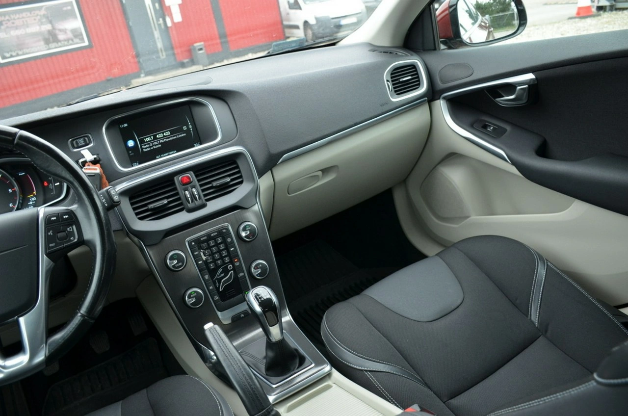 Volvo V40 - Zdjęcie 28
