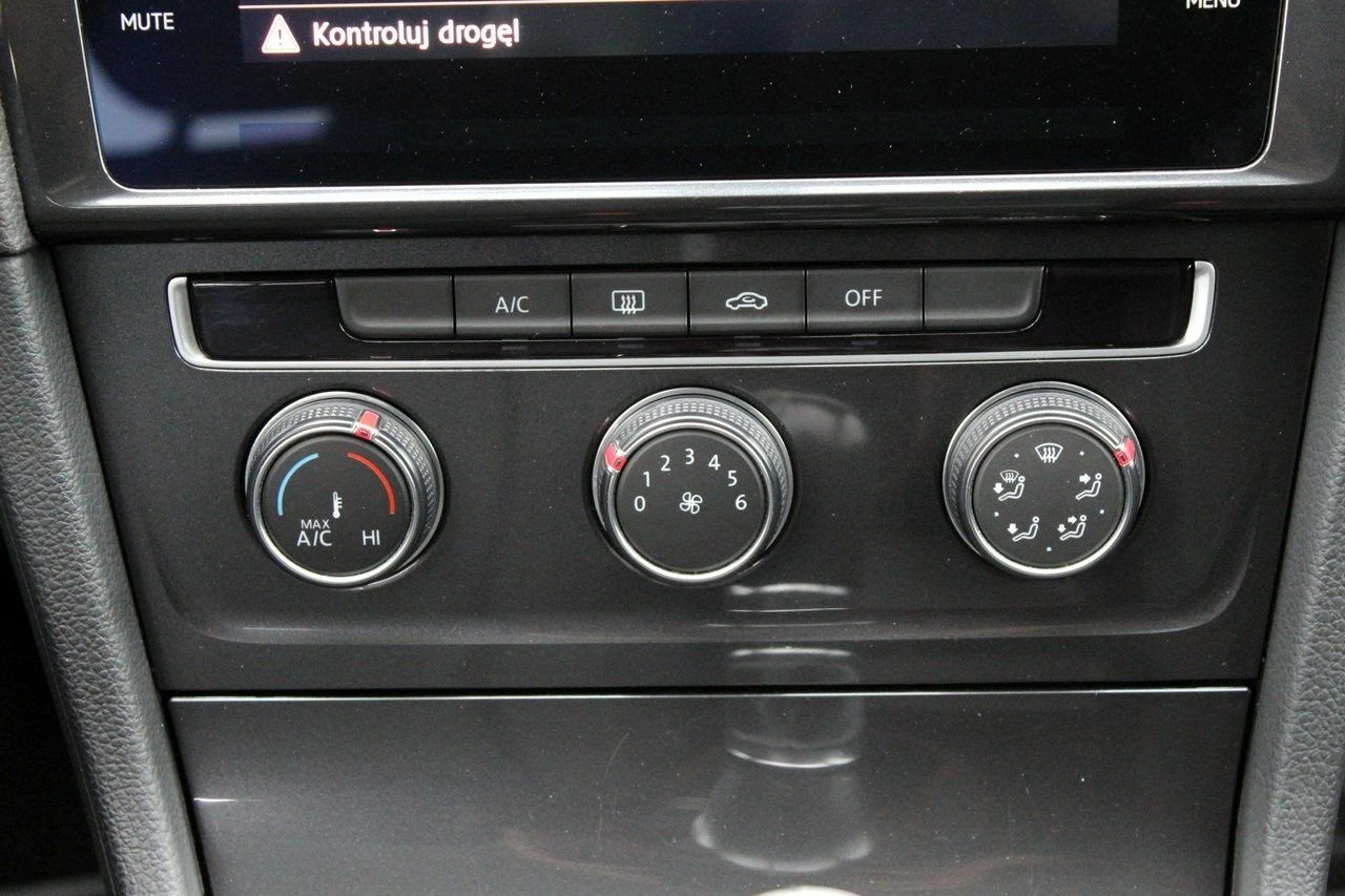 Volkswagen Golf - Zdjęcie 16