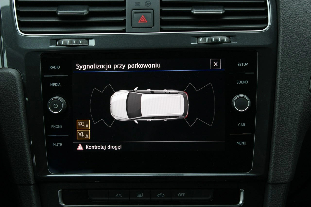 Volkswagen Golf - Zdjęcie 17