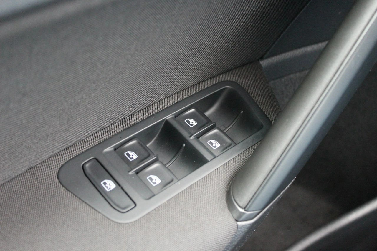 Volkswagen Golf - Zdjęcie 21